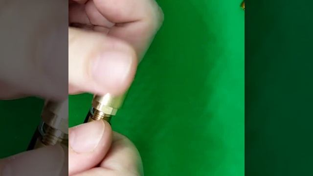 Быстросъёмный наконечник для насоса, для накачки шин.