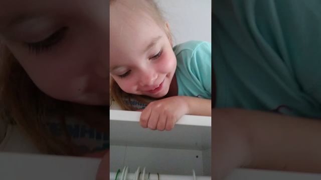 Шок!НАСТЯ СТАРС ЗАЛЕЗЛА НА СВОЙ ШКАФ И УПАЛА! #топ