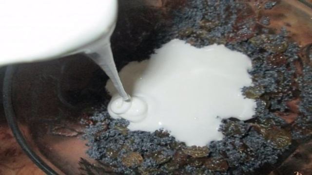 Булочки с маком из слоеного теста