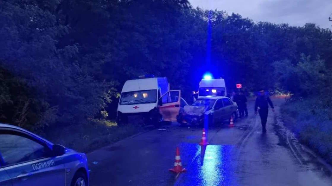 Четыре человека пострадали в ДТП со скорой помощью в Ставрополье
