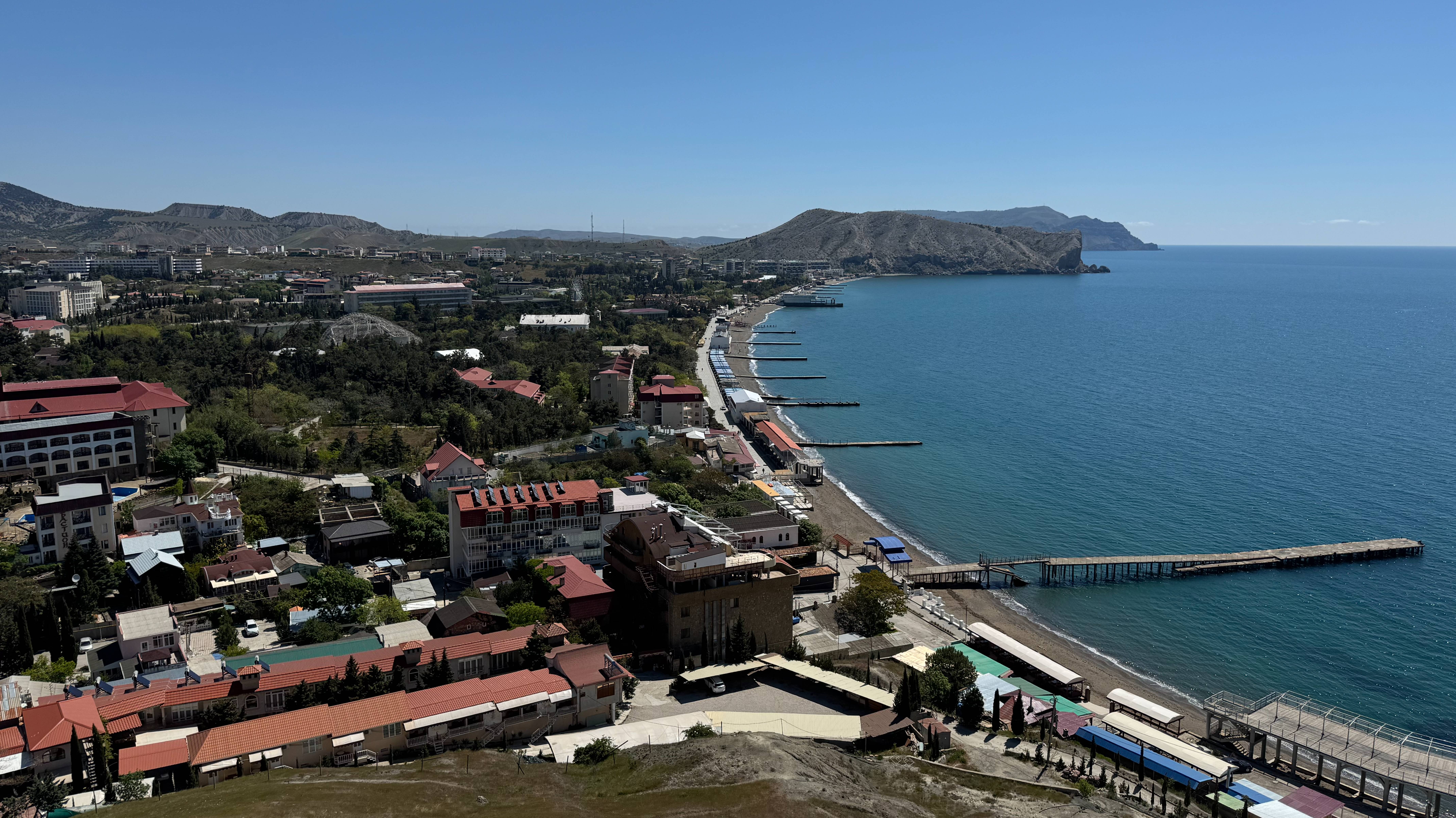 Генуэзская крепость в Судаке, фотогеничная погода и шикарные виды вокруг