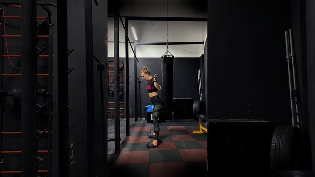 Классические приседания с грифом