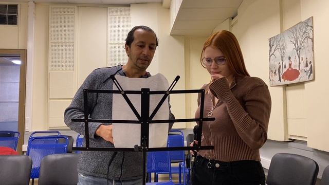 Может попробуете спеть вместе? "Её глаза".