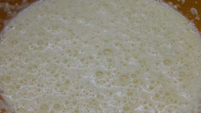 Блины с малиной и абрикосами