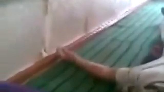 Мулло ҷинро аз даҳони одам буровард