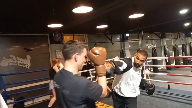 Боксёрский спарринг по боксу без звука.