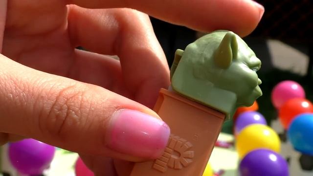 Рома и Диана Рома и Диана ищут ПАРOВОЗИКИ ИЗ ЧАГГИНГТОНА в сюрпризах