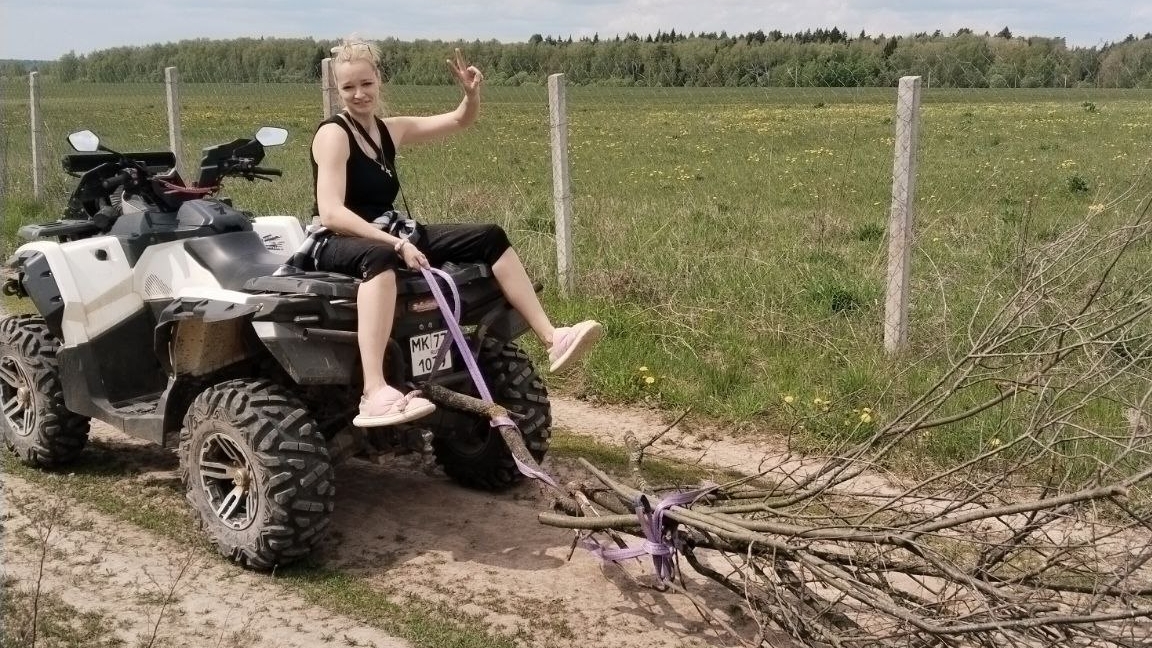 17.05.25 Приехали на новую дачу, вывозим ветки на квадрике, часть 1