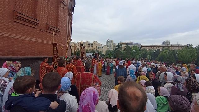Собор Александра Невского г. Волгограда с крестным ходом