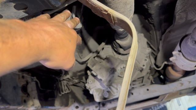 Toyota Land Cruiser Prado,сгнила тормозная трубка за топливным баком 👍👍👍