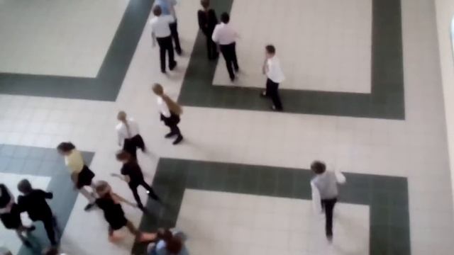 У нас танцуют в школе патимейкер