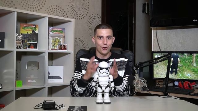 ГЛЕНТ ОБЗОР на РОБОТА из STAR WARS !  У НЕГО КАМЕРЫ ВНУТРИ