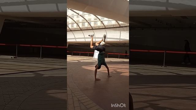 Танцы с футбольным мячом - тренировка