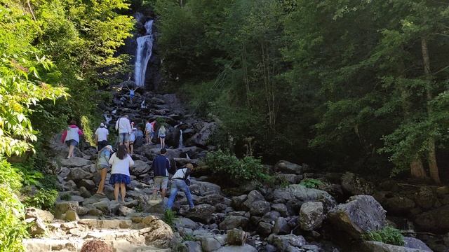 Офигенный водопад в Абхазии