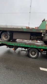 Эвакуатор везёт эвакуатор