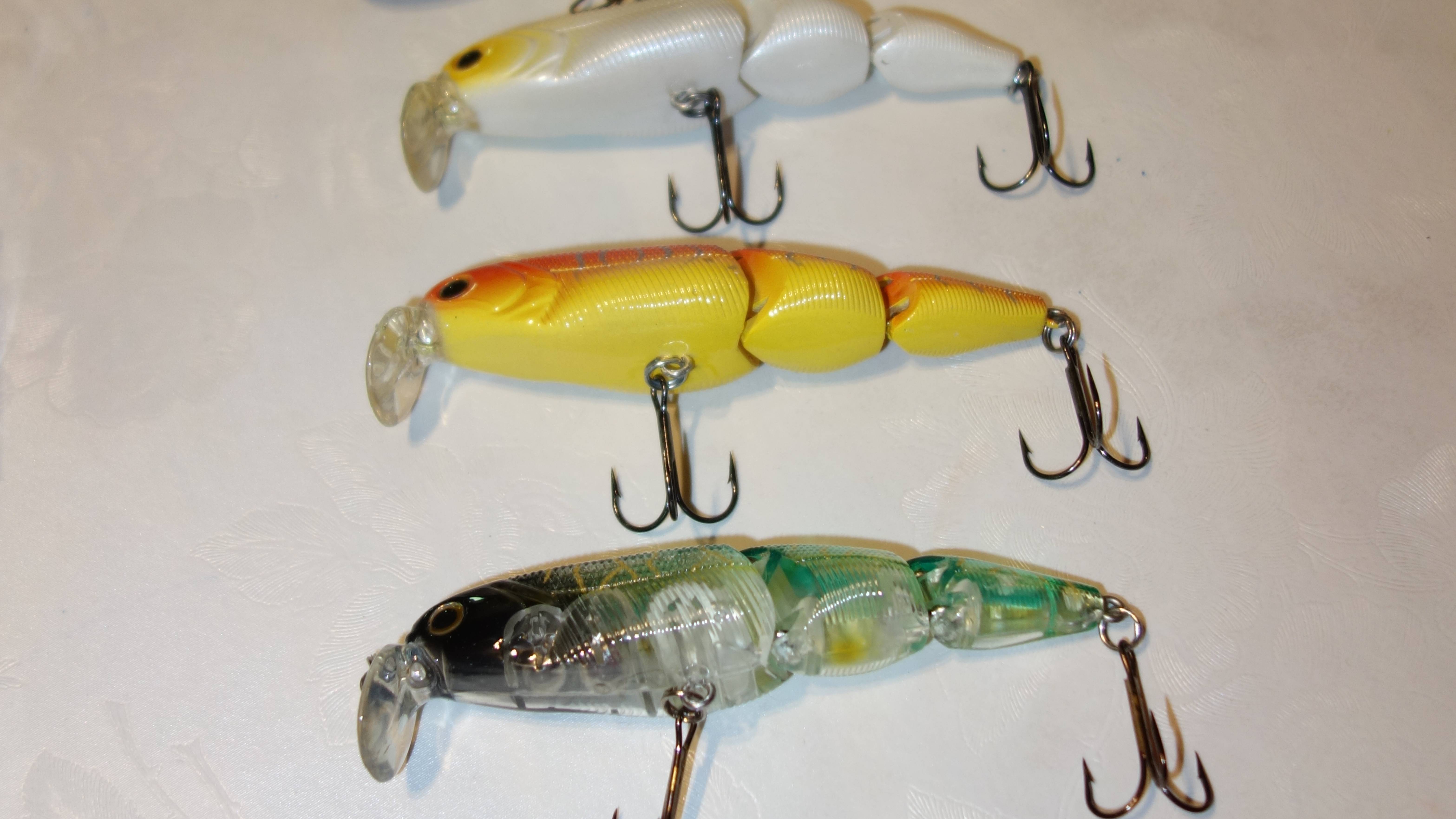 Игра воблера Real Fishing D-G 11 M8.  Видео 2014 года.