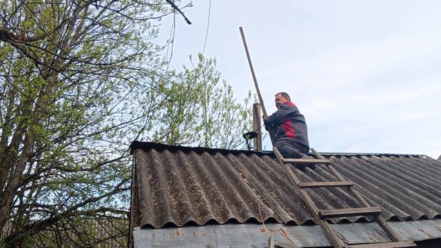 Пришлось постигать профессию трубочиста.