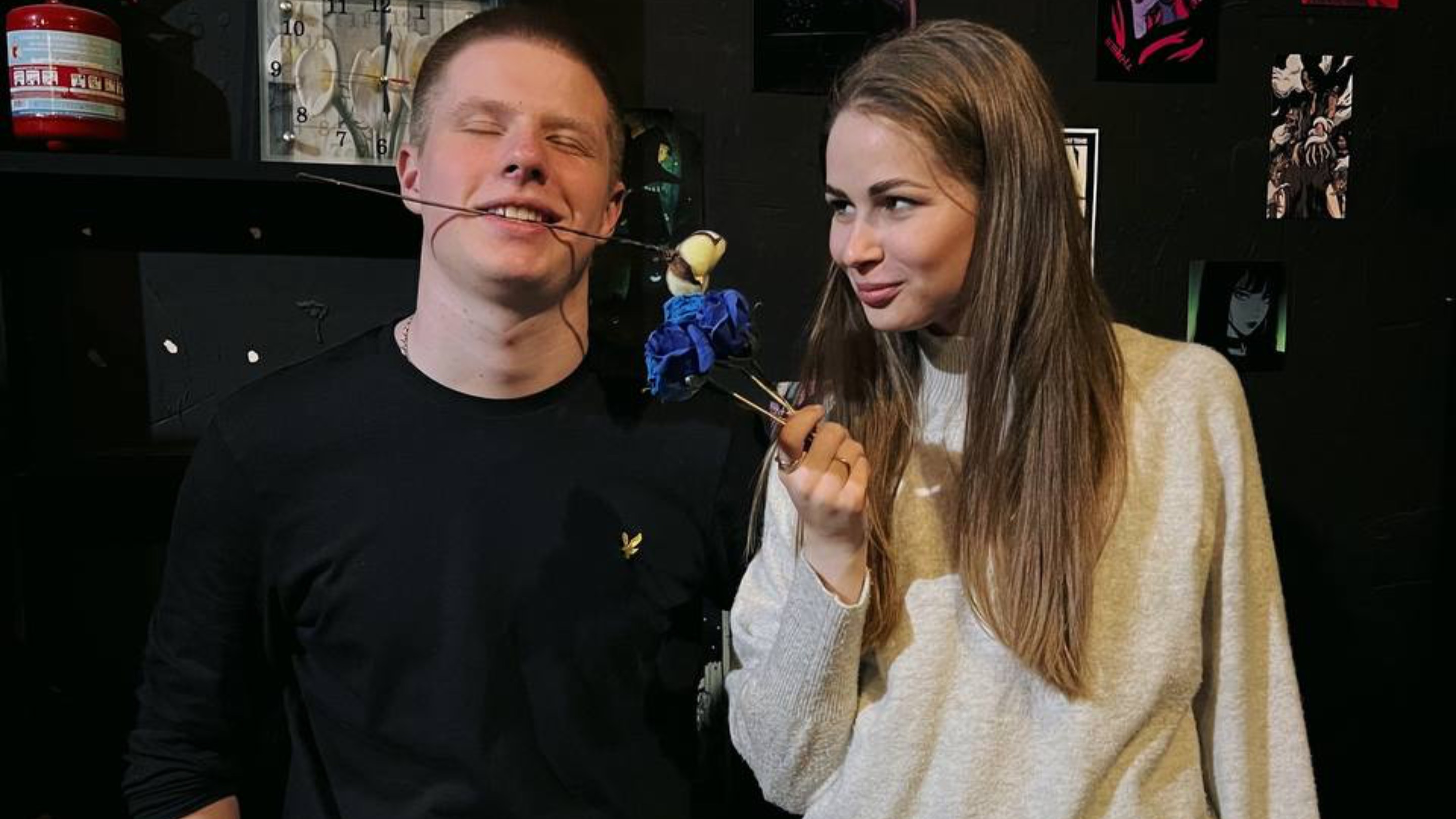 Закулисье, пока на квесте взрослые, мы с малышкой учимся операторке😂