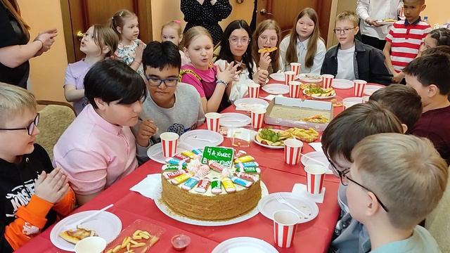 Торт. 1 Школа Выпускной 4а класс Посёлок Пангоды Надымский район ЯНАО 17 Мая 2025г.