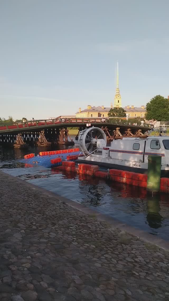 Кронверкский мост, Петербург. 25 июля 2024.