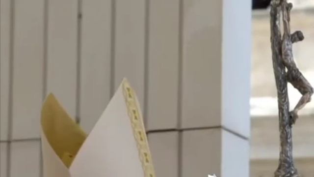 Папа Римский Лев XIV официально вступил в должность.