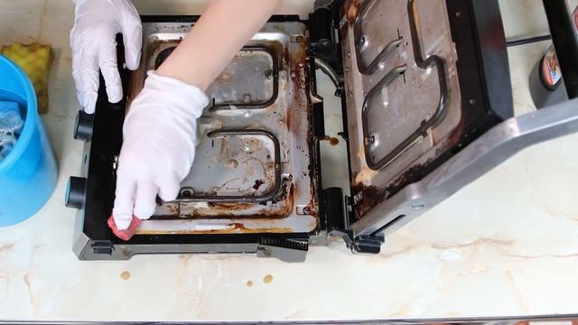 Как и чем очистить электрогриль внутри.