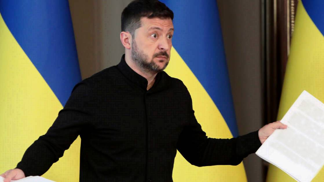 00_35_14В Раде заявили о тающих шансах Зеленского на власть