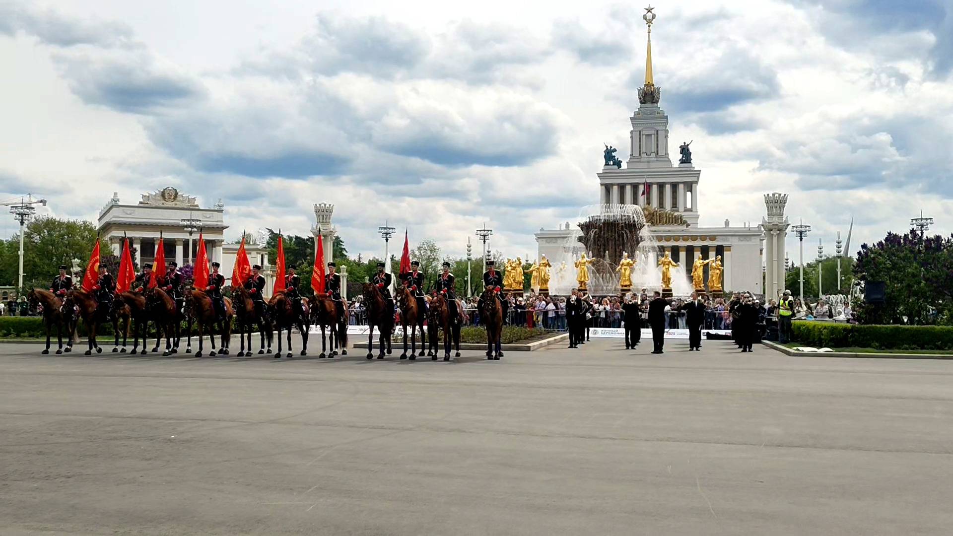 Конный церемониал всадников кремлёвской школы верховой езды