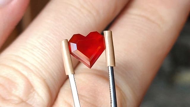Натуральный сердолик (карнеол) 1,60 карат