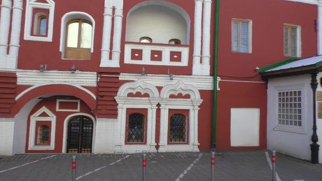 МОСКВА. ПОКРОВСКИЕ ДВОРИКИ. АРХИТЕКТУРНОЕ НАСЛЕДИЕ. Палаты Сверчковых.