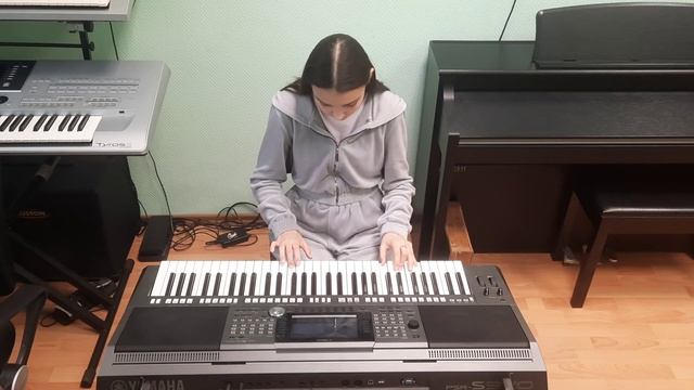 Ю. Жиро - "Под небом Парижа" . Исполняет Мунгалова Согдиана.
