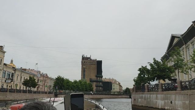 по канала Санкт-Петербурга