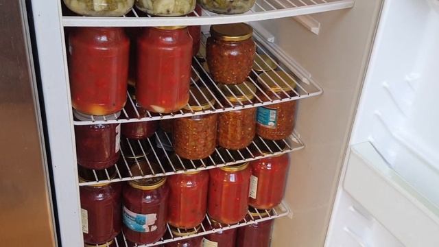 спрашивали, отвечаем....заготовки на зиму и хвастаюсь цветочками))))