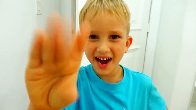 Влад Никита (Vlad Nikita) - Влад и Никита играют с воздушными шариками