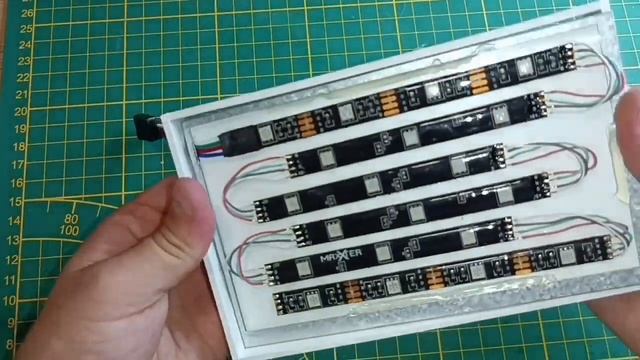 Как можно применить нерабочий дисплей. Lightbox своими ру?