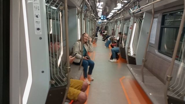 парад поездов метро на кольцевой линии - поезд Москва 2024. 18 мая 2025 года 10:40:19