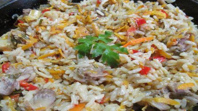 Рис с куриными желудочками