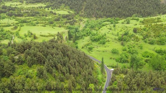 Музыка так подчёркивает виды, что дух захватывает - Horsey -- Overhill Ln -- OPULENT