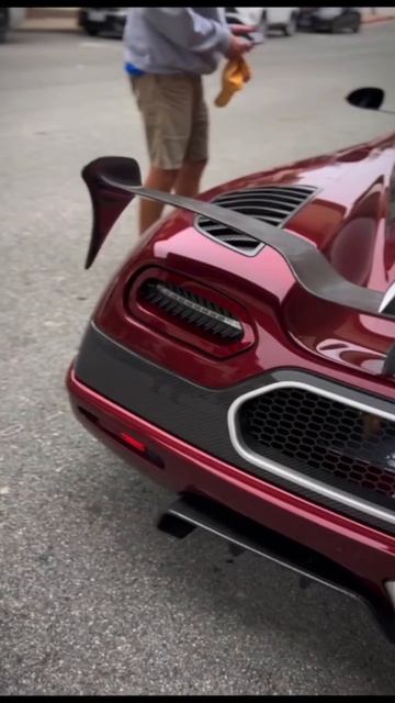 king.mercedes4_2025-05-18-22-34-56_1747571696592.mp4