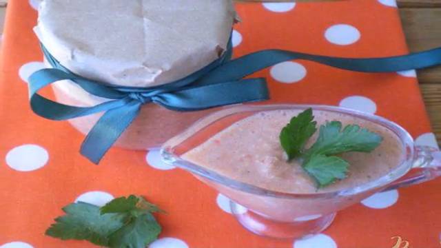 Сырая аджика с орехами и хреном