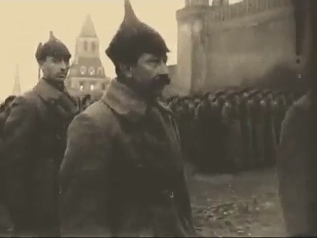 7 ноября 1923.  Военный парад, приуроченный к шестой годовщине Октябрьской революции.