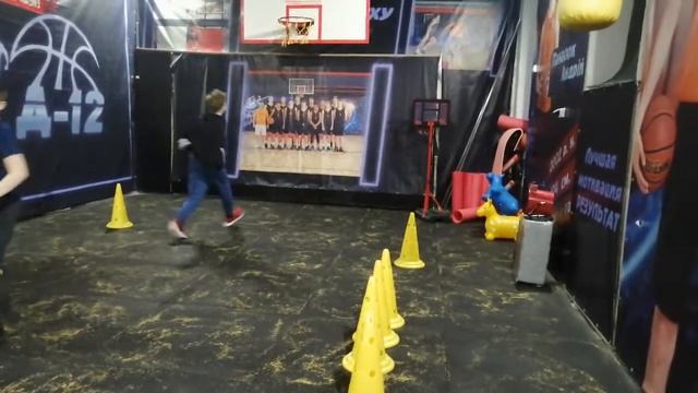 Не бойся контакта! Пряч мяч иди в контакт, пробеги мимо