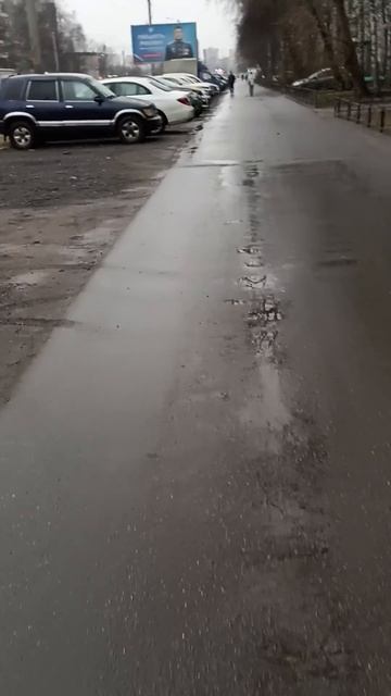 Парковка на газоне - не норма #безразличие #взаимодейс?