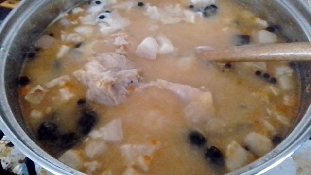 Суп гороховый с мясом.