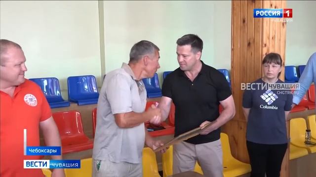 Чемпиона Чувашии по вольной борьбе наградили за спасе