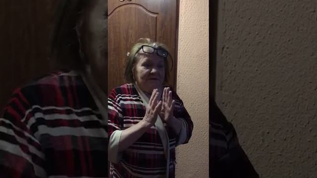 СЕГОДНЯ ПОЗДРАВЛЯЛИ С ДНЕМ ПОБЕДЫ , ВРУЧАЛИ ПОДАРКИ.( С