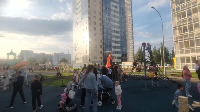 Праздник двора устроил наш любимый оператор Таттелеком 📢 Летай. Дети счастливы. 🥰