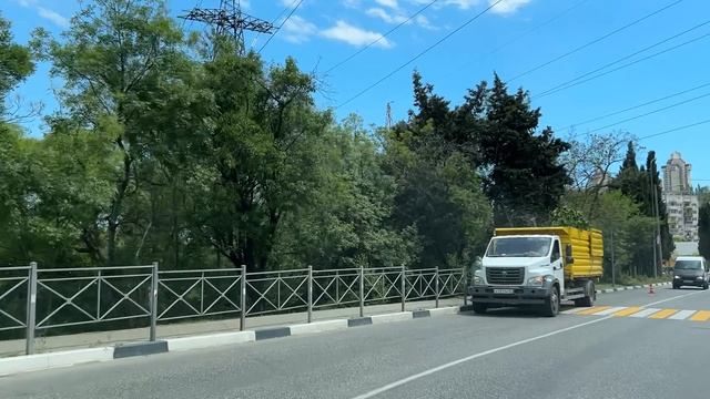 Ялта. С Севастопольского шоссе по ул. Блюхера, до "КрымЭнерго". 15.05.2025. Крым. Crimea. Yalta.