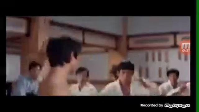 Брюс Ли против Японский школы
