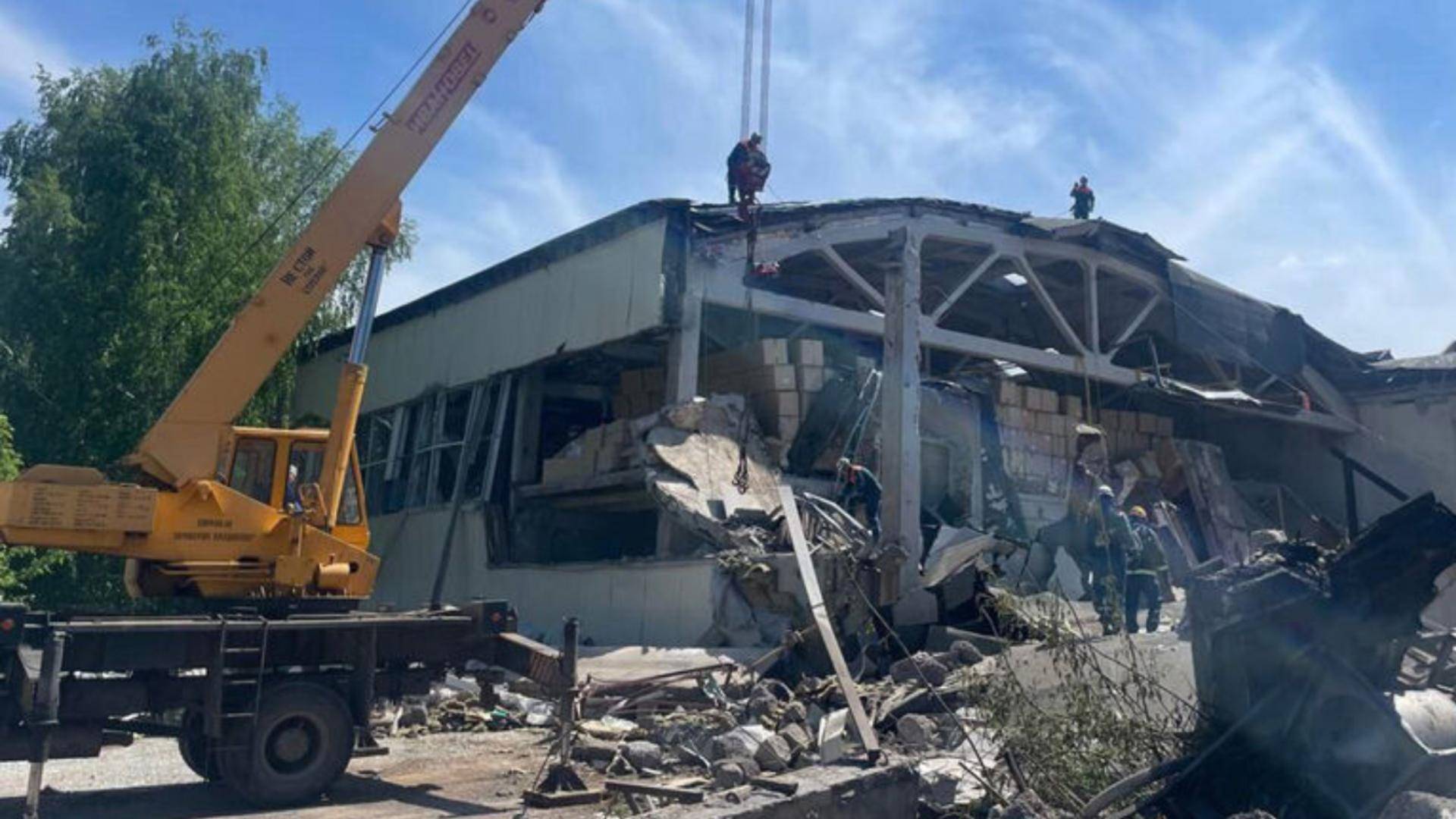 Одного из пострадавших при взрыве на свечном заводе доставили в Уфу